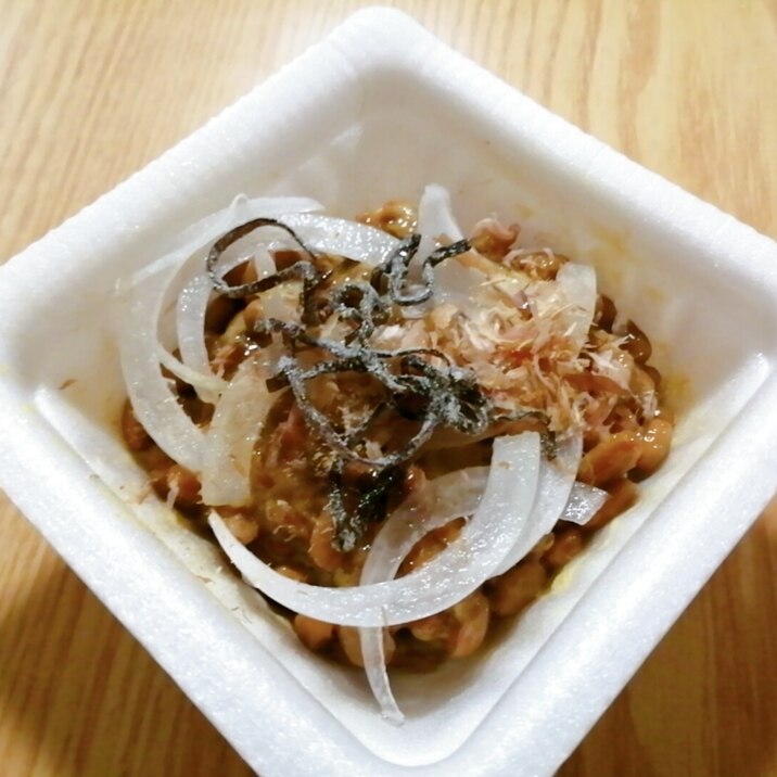 ごま油香る☆新玉ねぎとおかかと塩昆布の納豆